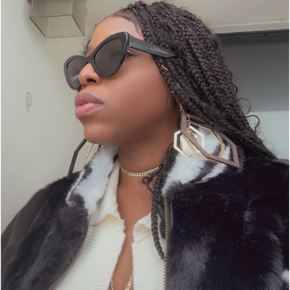 Authentic- New - PRADA EYEWEAR PR 13YS SUNGLASSES
BLACK - Picture 8 of 17